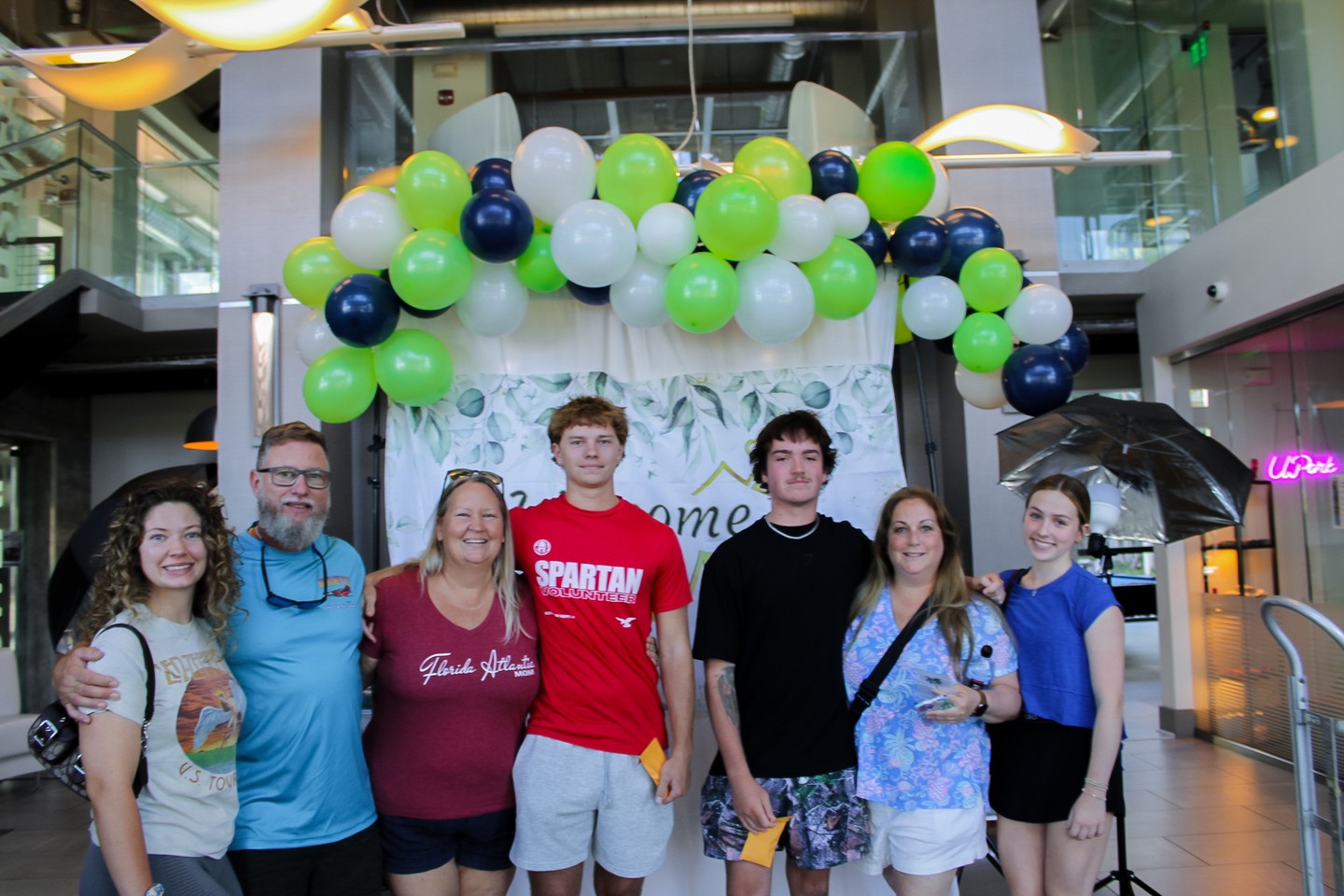 Picture this\u2026 \ud83d\udcf8 Move-In Day at University Park! \ud83c\udfe1\ud83d\udc99\ud83d\udc9a New keys, new memories, and a whole lot of excitement. Welcome home, U Park! \ud83e\udef6\ud83c\udffd\n\n